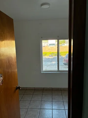 1633 Superior St #2 — Photo 3