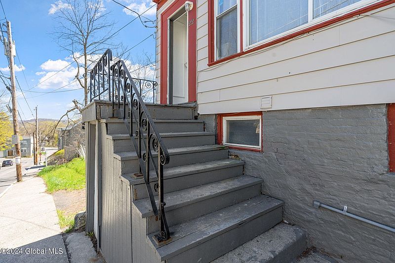 4th image of 22 Liebel Street