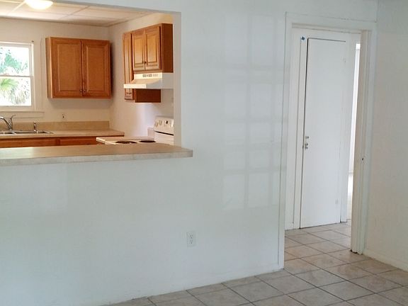 3rd image of 1253 Highland St