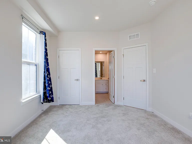 4468 Sulford Ter — Photo 41
