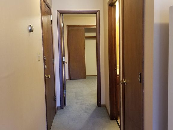 4th image of 302 S Sophie St APT 2