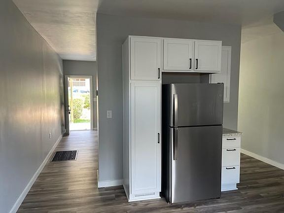 2nd image of 309-311 E 19th Ave