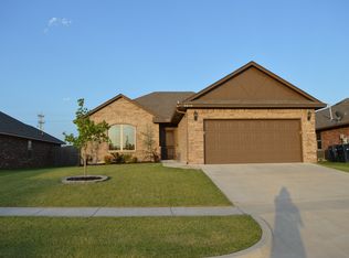 3420 Arcadia Dr, Yukon, OK 73099