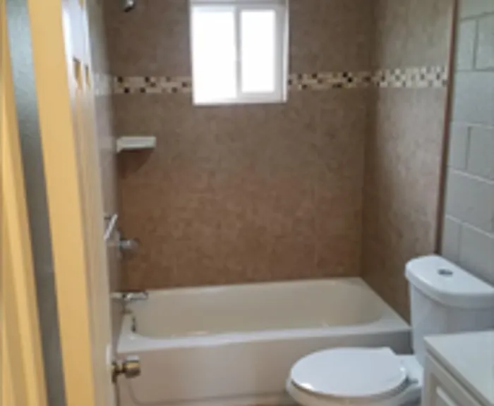 2229 Collyer St #4 — Photo 4