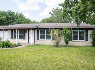 706 Edinburgh St, Victoria, TX 77904