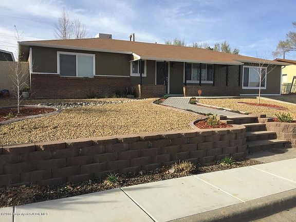 3rd image of 5802 Plaza Dr
