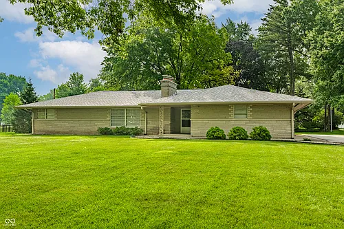 8071 Allisonville Rd Photo 1