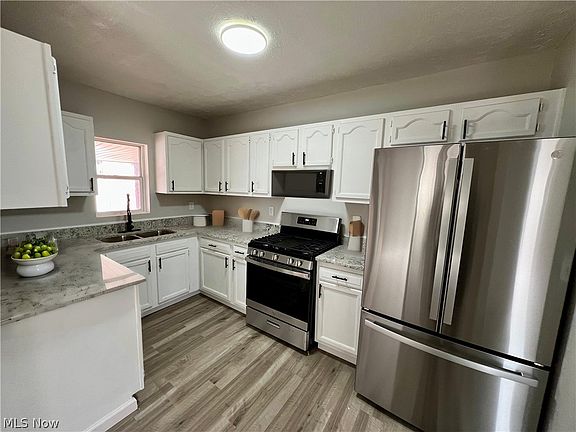 5th image of 1136 E 169th St