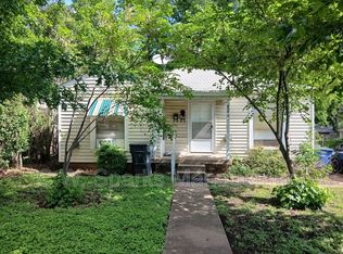 2909 W Clarendon Dr, Dallas, TX 75211
