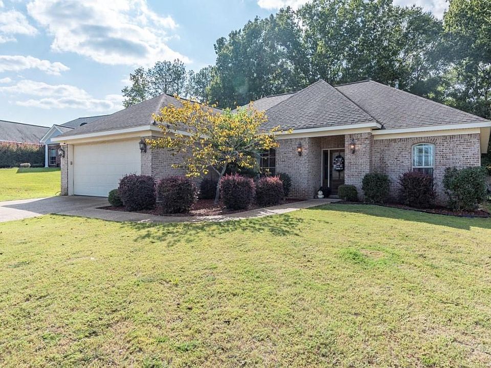 1st image of 104 Bay Meadows Dr