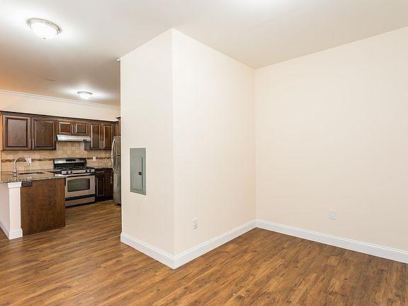 5th image of 6111 Fillmore Pl APT 306