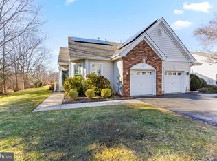 155 Meadowlark Dr, Hamilton, NJ 08690