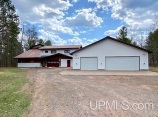 213 E Johnson Lake Rd, Gwinn, MI 49841