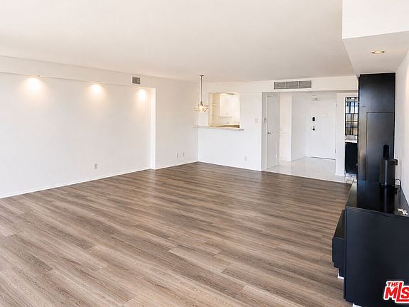 5th image of 4316 Marina City Dr Unit 519