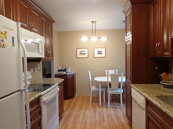4th image of 3030 Pheasant Creek Dr APT 208