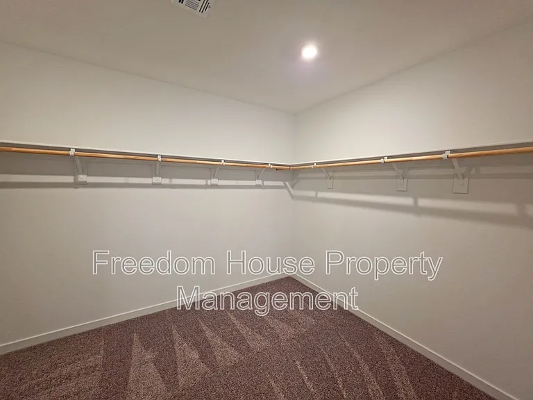 660 E Huyana Wind Dr — Photo 41