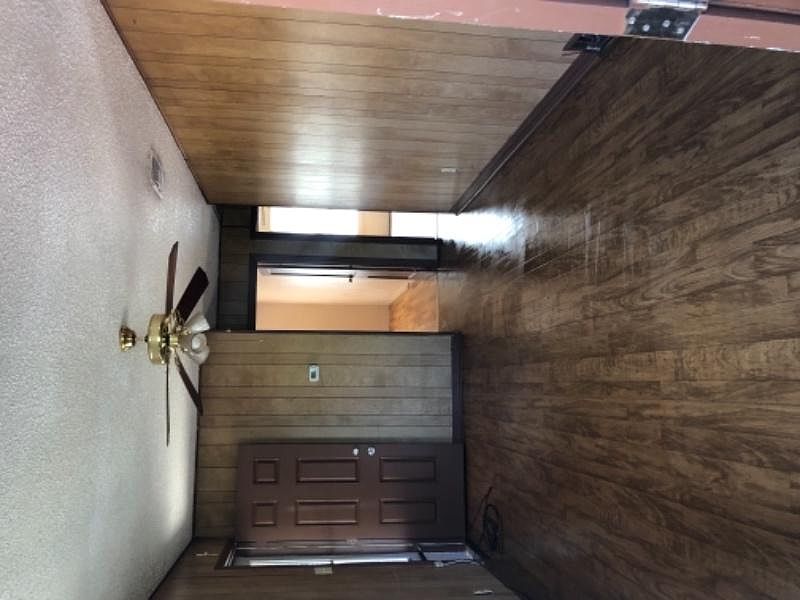 1st image of 799 E 6th St