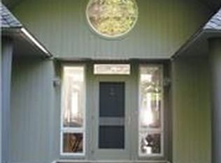 10073 Lakeshore Dr, West Olive, MI 49460