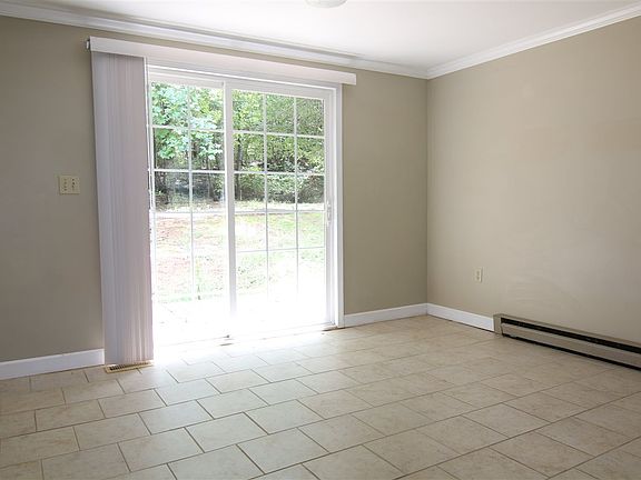4th image of 155 Willowood Dr