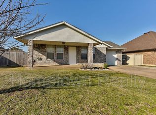 1704 Tudor Dr, Moore, OK 73160