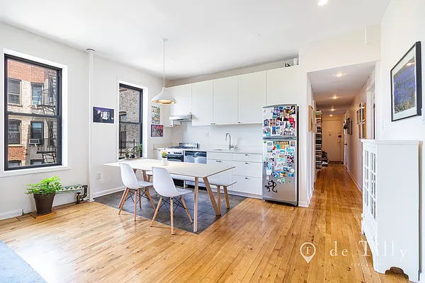Sold by DE TILLY REAL ESTATE | media 5
