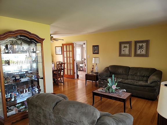 4th image of 4440 Fontaine Dr