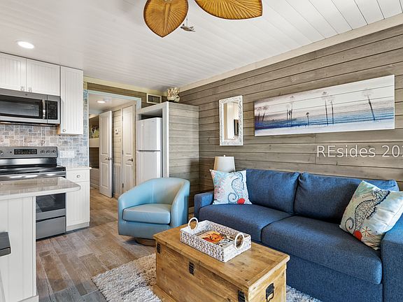 3rd image of 40 Folly Field Rd APT C330