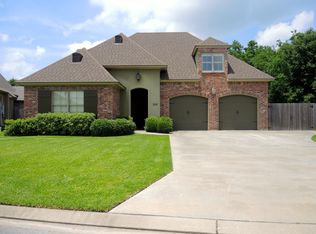 310 La Villa Cir, Youngsville, LA 70592