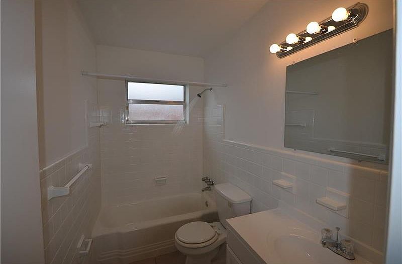 2nd image of 21201 NE 24th Ct