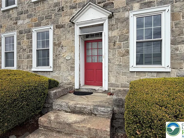 797 Main St — Photo 4
