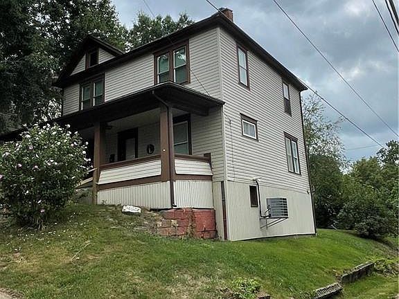 3rd image of 816 Stewart Ave
