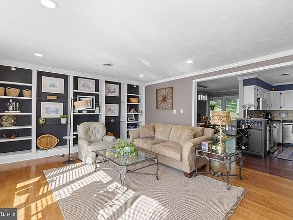 5th image of 13724 Hillside Ave