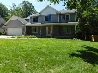 5209 Oakridge Dr, Midland, MI