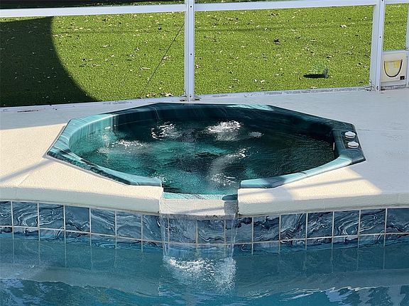 5th image of 787 N WATERVIEW DRIVE