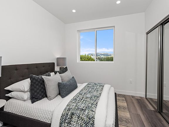 4th image of 667 N Wilton Pl #408
