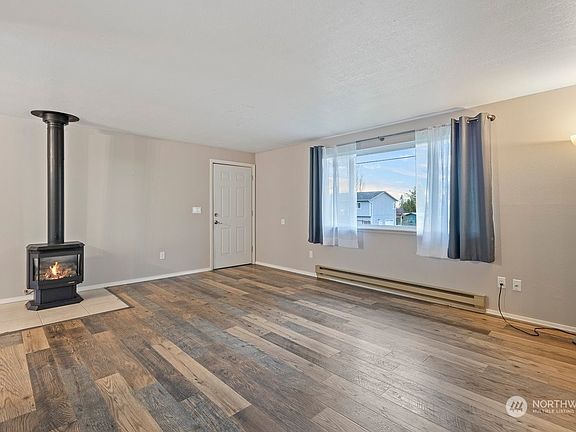3rd image of 24 Kinkaid Drive