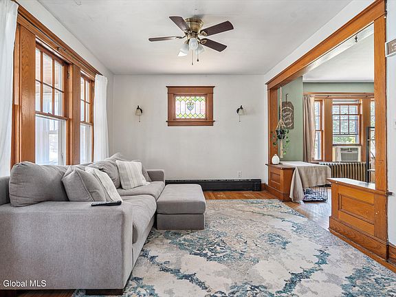 5th image of 364 Leedale Street