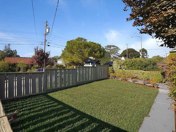 3rd image of 1439 Tilia St