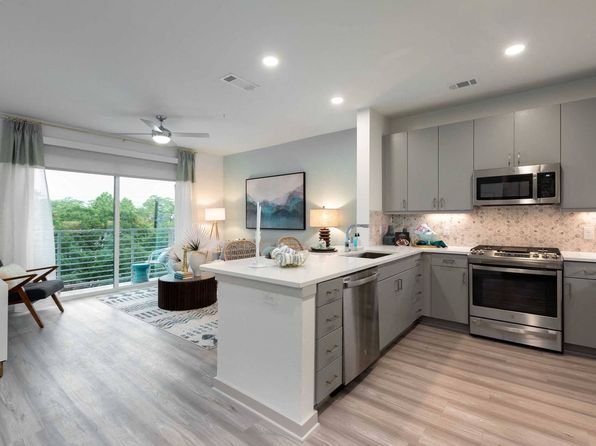 3636 W Dallas St #555