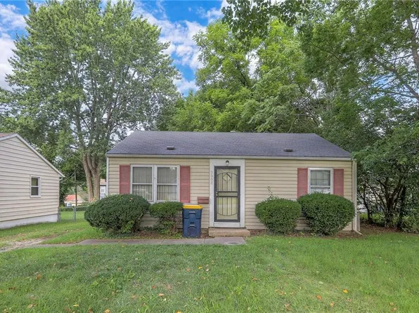 9008 Walnut St, Kansas City, MO 64114