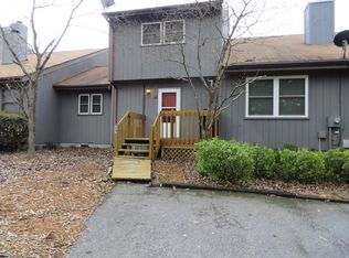 24 Honeymaple Ln, Franklin, NC 28734