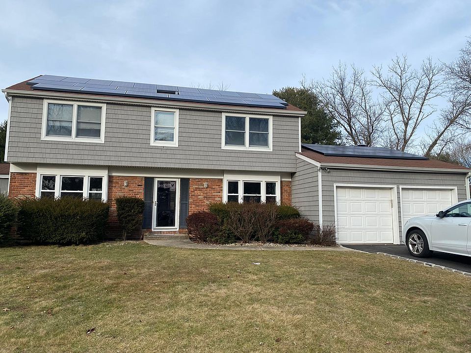 1st image of 17 Maureen Ln