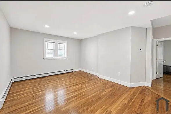 4 bed, 1600 sqft, $5,000 — Photo 2