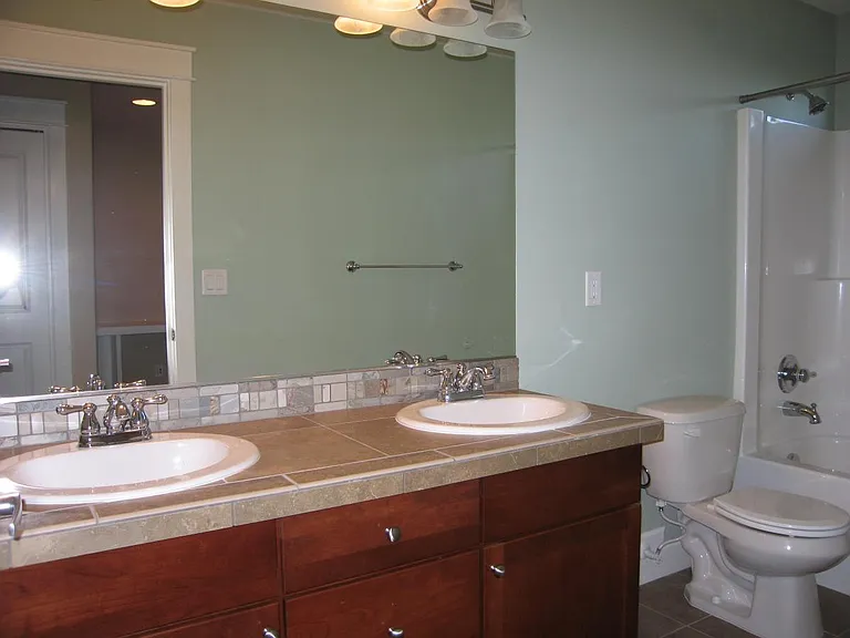 19412 SE 13th Way — Photo 5