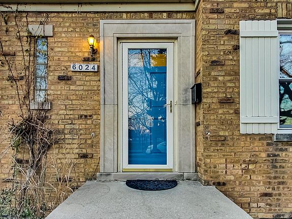 4th image of 6024 N Oriole Ave