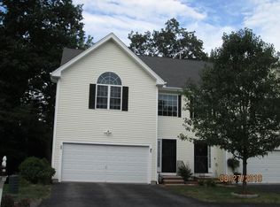 28 Meena Dr, Worcester, MA 01603