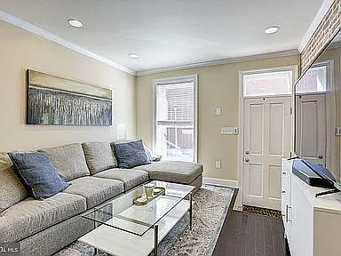 516 S Streeper St — Photo 4