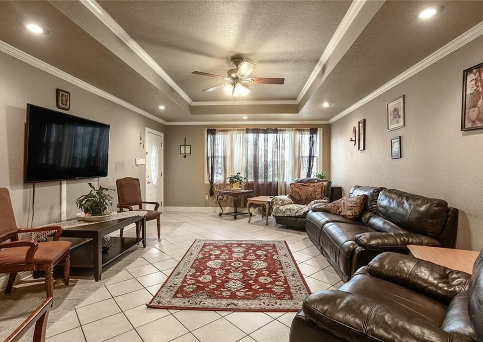 2016 W Beauregard St, Chalmette, LA 70043 Zillow