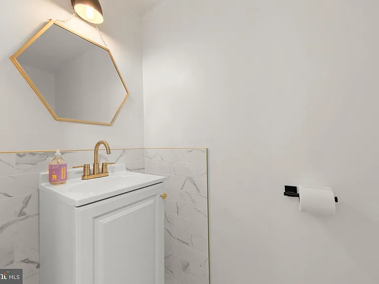 501 Tudor Dr — Photo 13