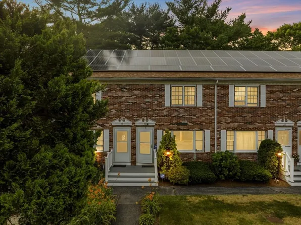 20 Robins St Unit 20, East Bridgewater, MA 02333